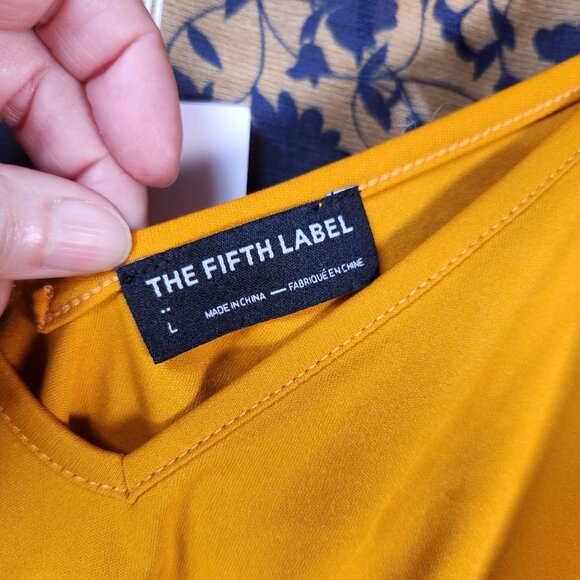 CMEO COLLECTIVE Love Hate Wrap Top - L - Picture 12 of 15